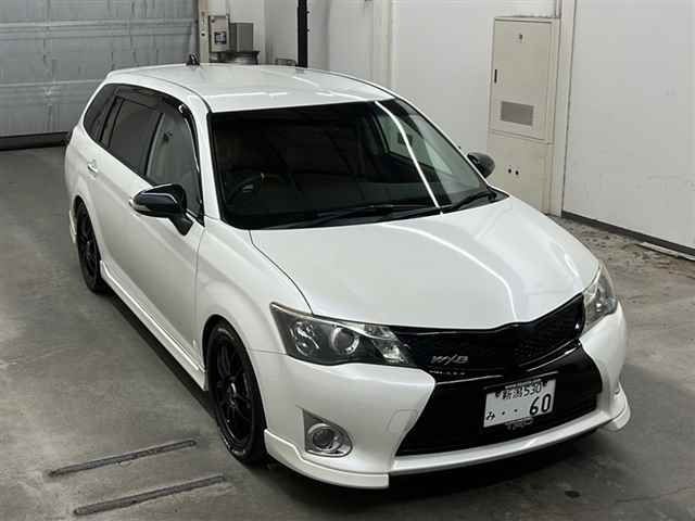 75145 Toyota Corolla fielder NZE161G 2013 г. (MIRIVE Saitama)